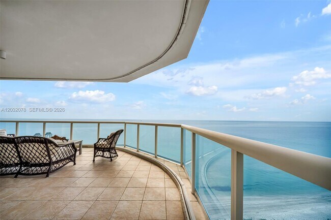 Foto del edificio - 6051 N Ocean Dr