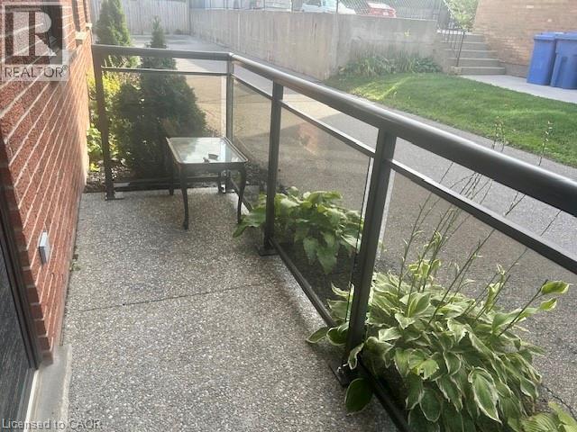 Photo du bâtiment - 1212 Fennell Ave E