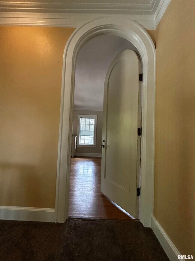 Foto del edificio - 1725 W Moss Ave