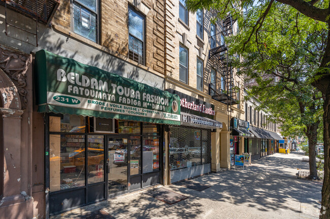 Tiendas - 227-229 W 116th St