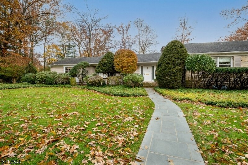 Primary Photo - 6 Avon Dr