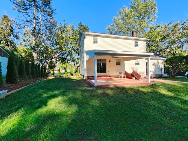 Building Photo - 936 Durham Rd