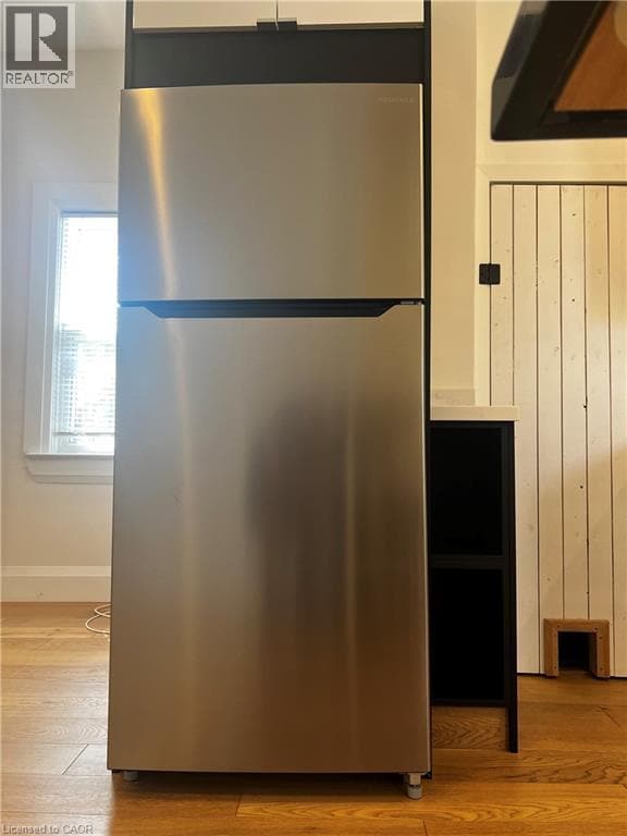 Building Photo - 158 Wellington St S