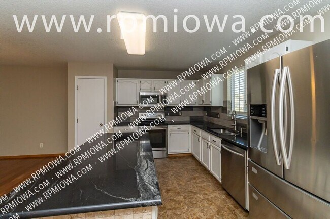 Foto del edificio - 770 SE Harper Dr