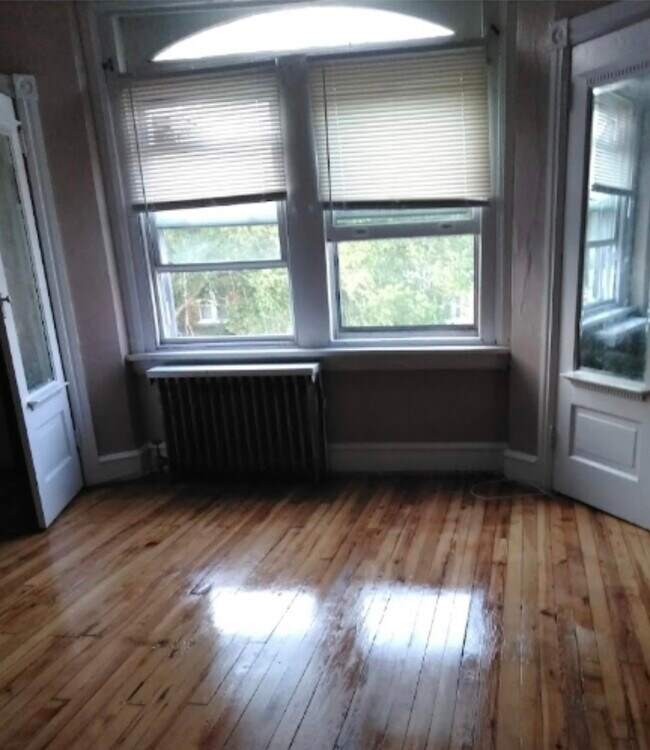 Front room - 5110 Wayne Ave