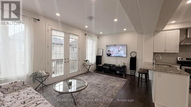 Building Photo - 66 Haskins Cres