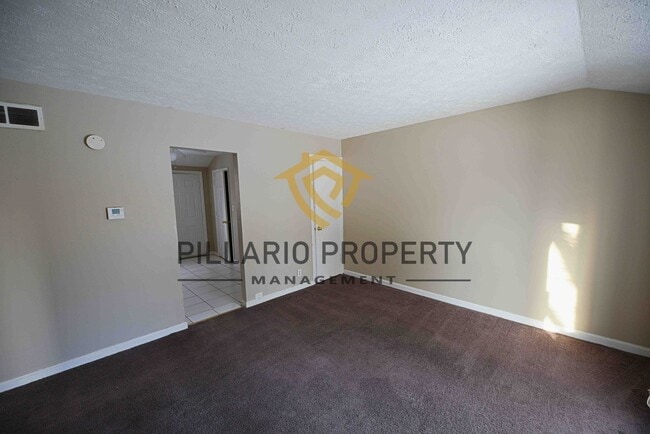 Building Photo - 4936-4938 E 34th St