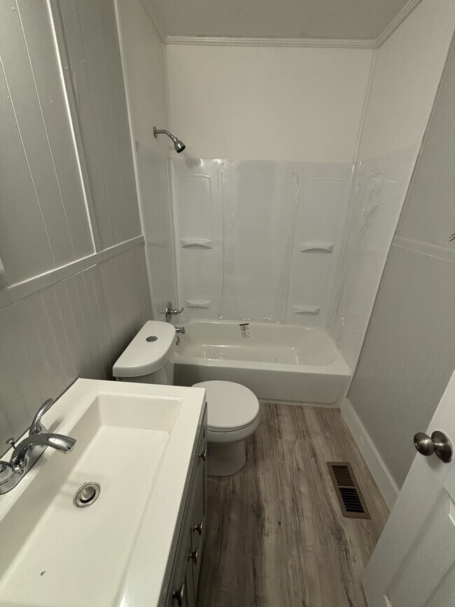 Foto del edificio - 1870 Wisteria Dr