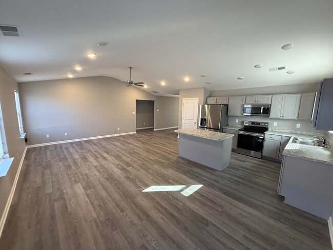 Building Photo - 177 Landry Ln