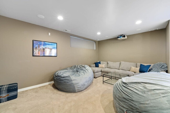 Building Photo - 2223 W Race Ave