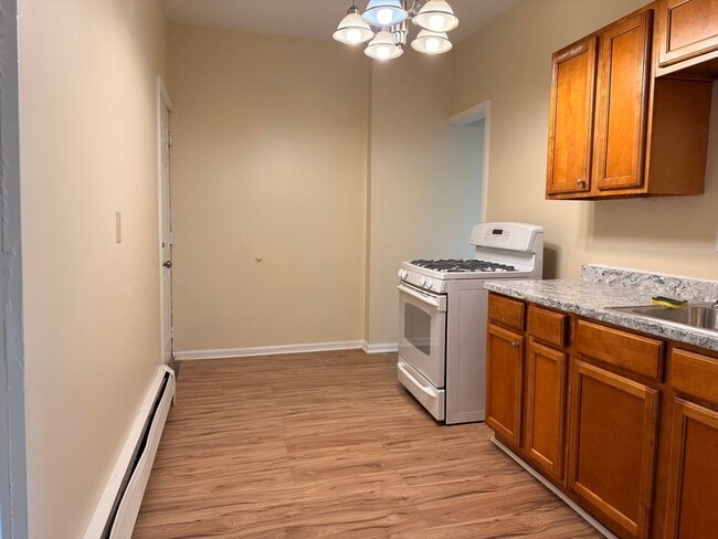 Building Photo - 476 Wethersfield Ave