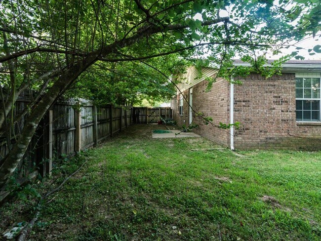 Building Photo - 803 E Glendale Ln