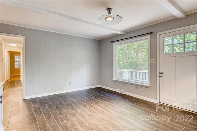 Building Photo - 1411 Forest Park Dr