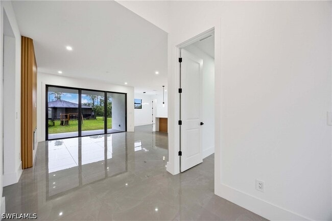 Foto del edificio - 2619 23rd St W