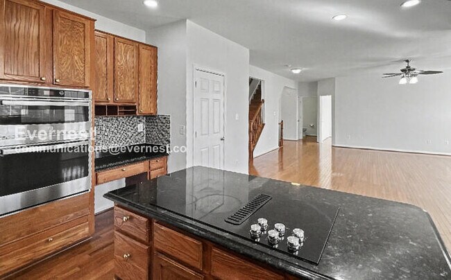 Foto del edificio - 800 Fairwood Dr