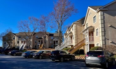 Building Photo - 210 Appleby Dr