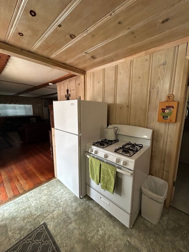 Building Photo - 4023 Azure Ave