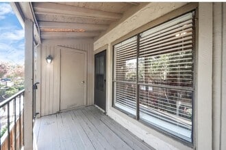 Building Photo - 5711 Sugar Hill Dr