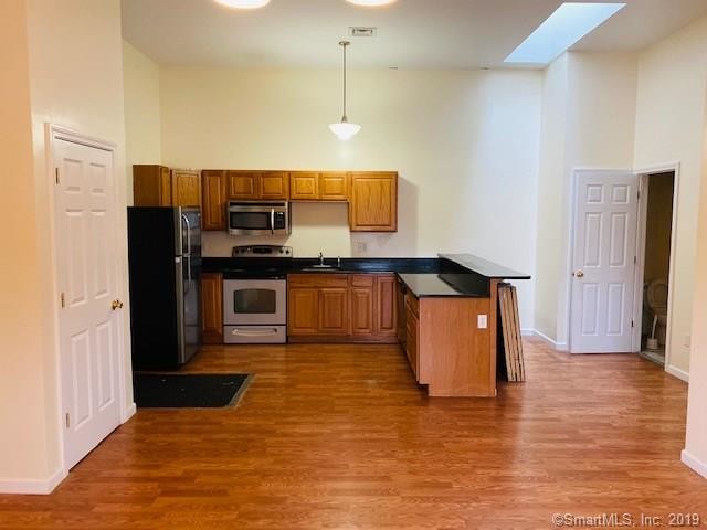 Foto principal - 88 Danbury Rd