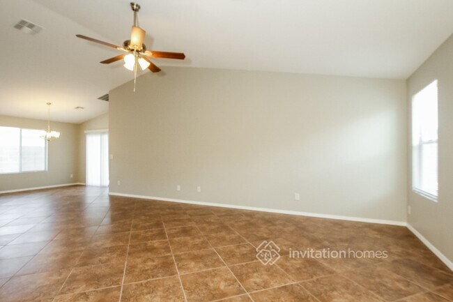 Building Photo - 13986 W Maui Ln