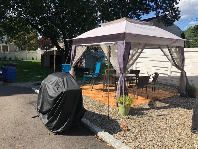 Building Photo - 1943 Mountain Ave