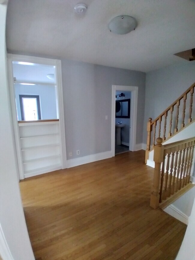 Photo du bâtiment - 737 4th Av E