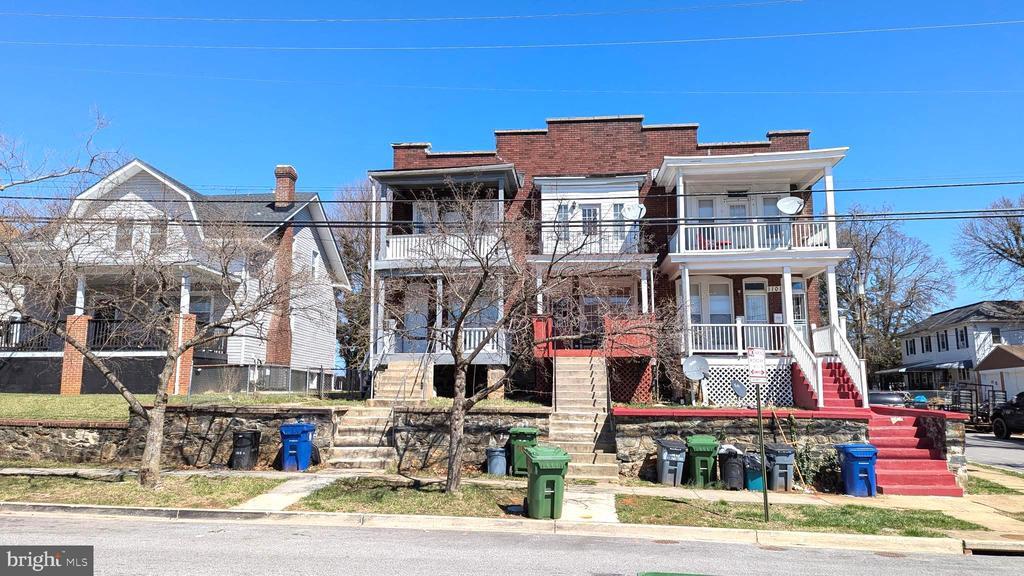 Primary Photo - 1105 Walnut Ave