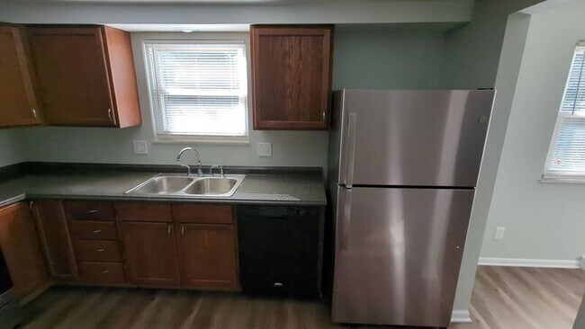 Foto del edificio - 6049 Sharon Woods Blvd