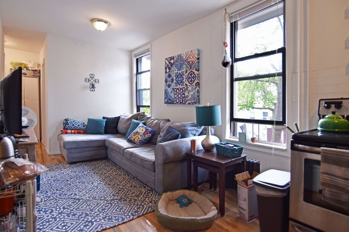 Foto principal - 413 Graham Ave