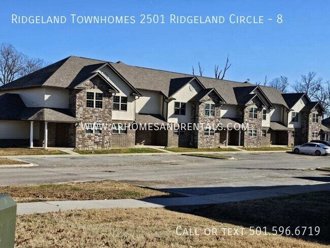 Building Photo - Ridgeland Townhomes 2501 Ridgeland Circle,...