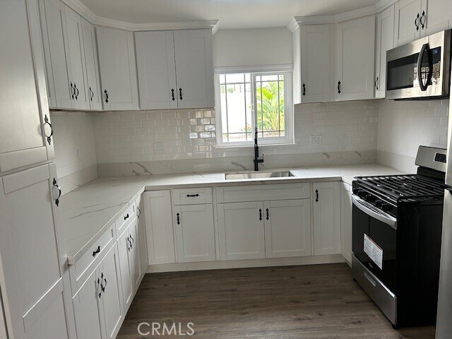 Foto del edificio - 2959 E Greenhedge Ave