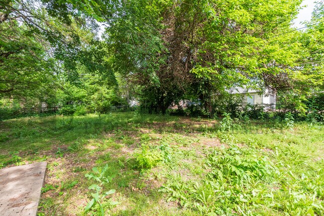 Foto del edificio - 1527 N Madison Ave