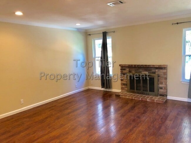 Building Photo - 3 Bd/2 Ba (plus office), 1496 sf ranch-sty...