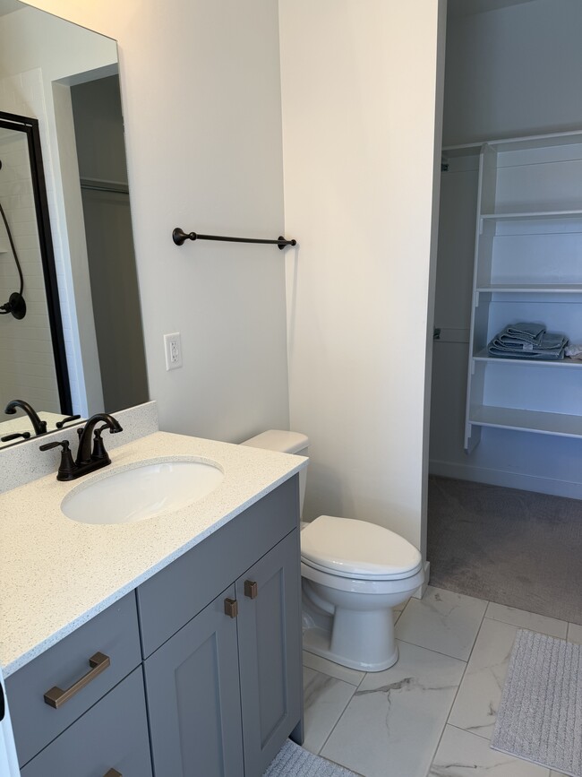 Foto del edificio - 11422 S Lake Run Rd