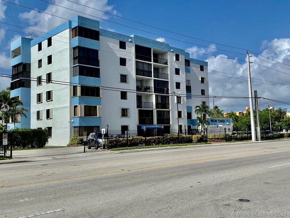 Primary Photo - 5033 NW 7th St