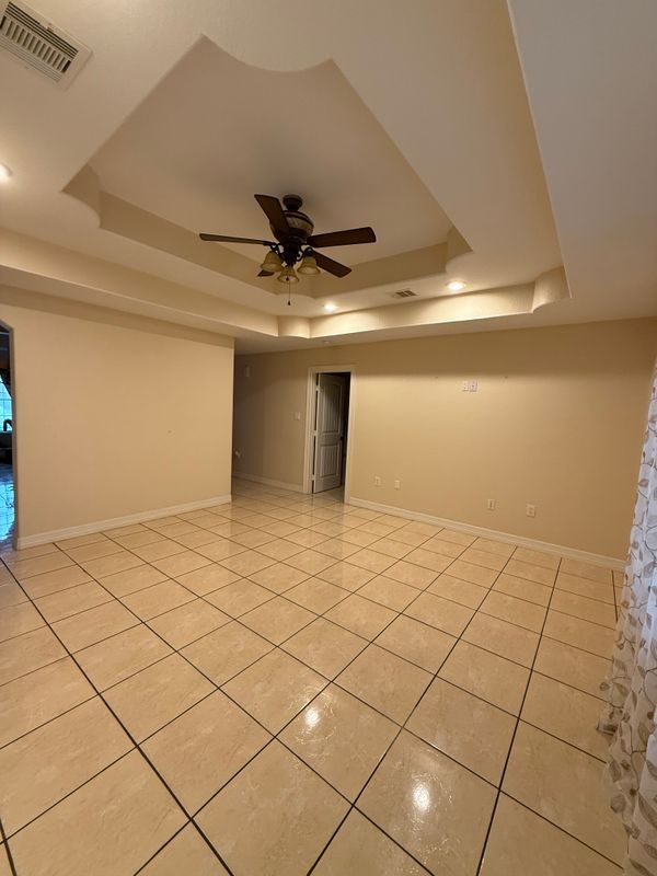 Foto del edificio - 318 Manor Ave