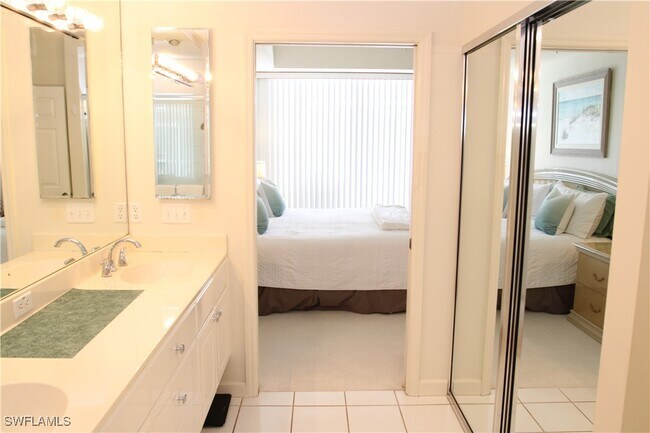 Foto del edificio - 6660 Beach Resort Dr
