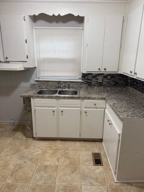 Building Photo - 310 Crosby Cir