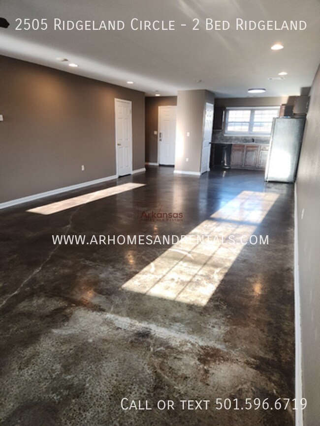 Foto del edificio - 2505 Ridgeland Cir