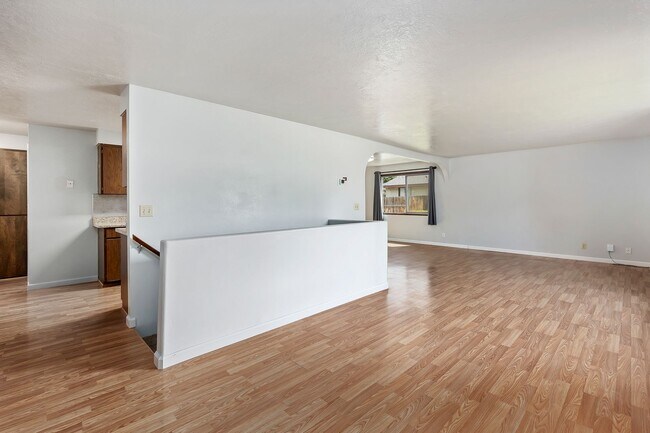 Foto del edificio - 158 Ridgeway Dr