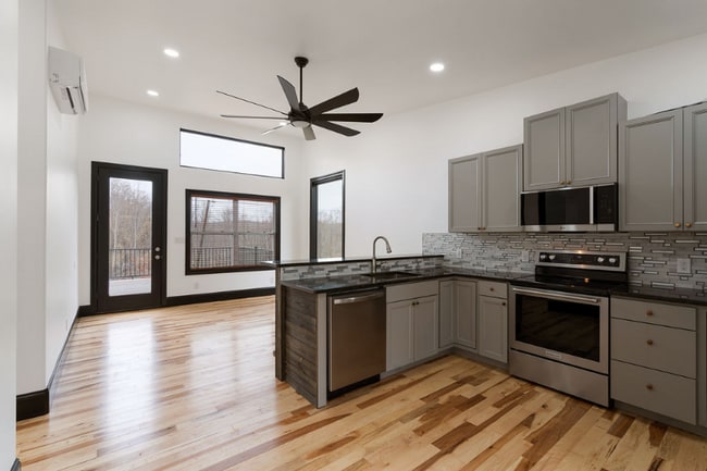 Foto del edificio - 92 Riverside Dr