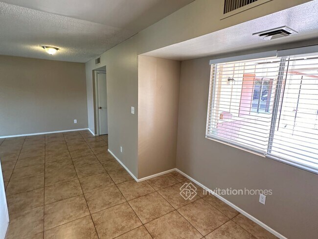 Foto del edificio - 3828 W Lane Ave