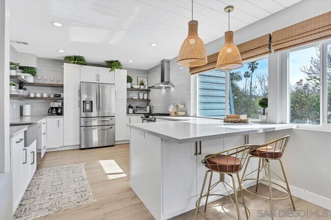 Foto del edificio - Stunning Condo on the Bay