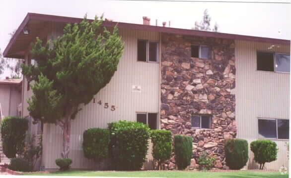 Foto del edificio - University Manor Apartments