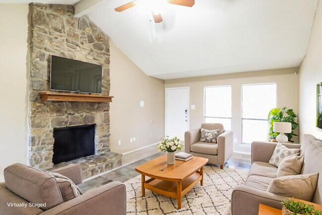 Foto del edificio - 2421 Homewood Trail