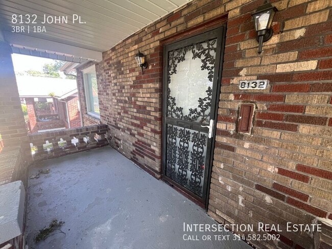 Foto del edificio - 8132 John Pl