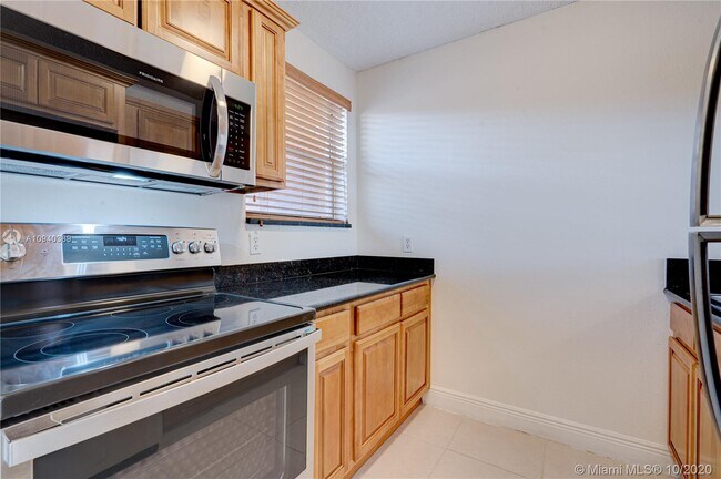 Foto del edificio - 2441 SW 31st Ave