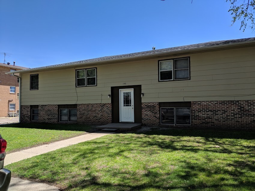 1541 West 9th Street - 1541 W 9th St