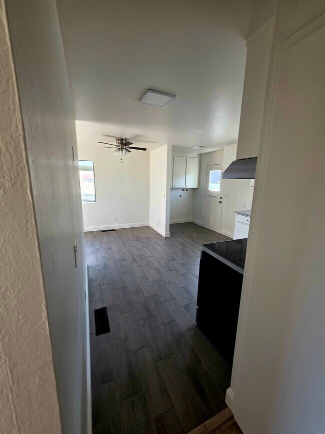 Foto del edificio - 327 N Lincoln Ave