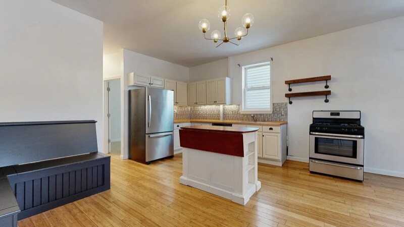 Primary Photo - 243 Spring St
